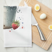 バケツに入ったイチゴ キッチンタオル (四つ折り)