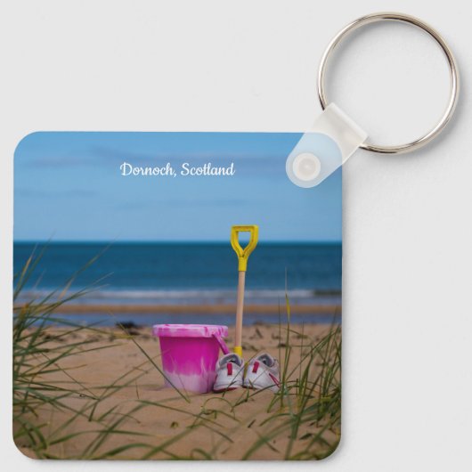 バケツアンドスペードオンドーノックビーチ キーホルダー (裏面)