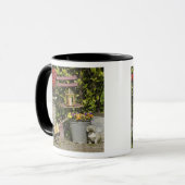 バケツ、くつ、花、ザーンス·シャンズ。 マグカップ (正面左)