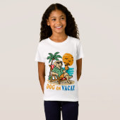 バケーション中の面白い犬Tシャツ | かわいい夏 Tシャツ (正面フル)
