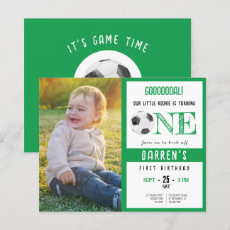 バジェットかわいいサッカー写真緑1歳の誕生日招待状