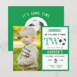 バジェットかわいいサッカー写真緑2歳の誕生日招待状