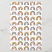 バジェットかわいいボホレインボーシンプル招待状ベビーシャワー (裏面)