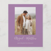 バジェットほこりっぽい薄紫モダンフォト結婚式招待状 (裏面)
