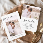バジェットウェディング日付を保存フォトミニマリストフライ チラシ<br><div class="desc">バジェット結婚式の前後に写真がある日付カードを保存する。Save the Dateカードには手で書いたモダン草書タイポグラフィが含まれエレガント、シンプルとミニマルモダンムな結婚式の日のお祝いの後に使用すシンプルる。</div>