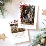 バジェットエレガントレッドボウクリスマスTwo写真 シーズンカード<br><div class="desc">バジェットエレガントウォーターカラー赤い弓クリスマスクリスマスツーフォトホリデーカードは、美しい水色の赤い弓あなたの2つの写真のまわりにを特徴とする。</div>