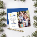バジェットシャロムピースオンアースHanukkah写真<br><div class="desc">予算シャロムピースオンアースHanukkahホリデーフォトカードザ・ライト！このカードを友人や家族にこの休暇を送り、光で彼らの精神を暖める。銀の（ユダヤ教）メノラーと地球のシャロム（ヘブライ語）の青と金ゴールド文字。お名前カスタマイズと写真の簡単簡単とカスタマイズ文字、フォント、色の使用。**私たちの予算紙は、より小さく、より軽く、より繊細だが、まだ美しい！エンベー忘れプを受け付けもしる必要がある場合は封筒を使用しない場合は連絡katescreationszazzle@gmail.comまでお問い合わせください</div>