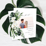 バジェットトロピカルホワイトフローラ写真Save the Date<br><div class="desc">**サテン紙は紙薄い。より厚い紙にアップグレードする紙。封筒のオプションが用意されてい救ます。***封筒のオプションが付いた小さい招待でフォーマル、招待状上のお金。トロピカルパームとホワイトのフローラ写真結婚を使用して、ゲストが素晴らしいアイテムに対応できるようにする日付カードを保存する。もっと大きなバージョンが欲しいカードのSave the Dateコレクションをチェックする： https://www.zazzle.com/collections/save_the_date_collection_2-119350686298077869?rf=238937196885903396</div>