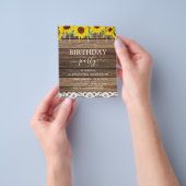 バジェットバースデーパーティースンフラワー素朴招待状 チラシ (手)