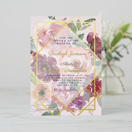 バジェットピンクのフローラと金ゴールド幾何学的 箔招待状 (立ち正面)