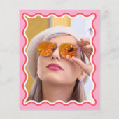 バジェットピンクレッドフォトブライダルシャワー招待 (裏面)