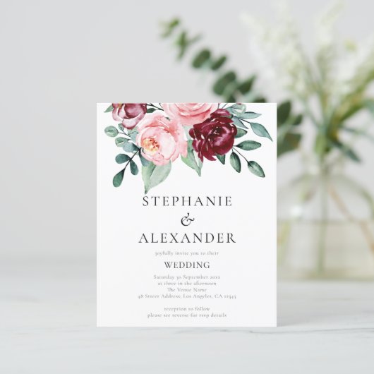 バジェットブルガンディピンクフローラQRコードウェディング招待 (スタンド正面)