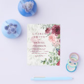 バジェットブルゴーニュ赤面ピンクフローラ結婚式の招待 チラシ (シングル)