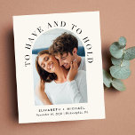 バジェットモダンアーチフォトクリーム結婚式招待状<br><div class="desc">アーチモダンーのフレームに写真を収めたバジェットフレンドリーライトクリームの結婚式招待状、タイポグラフィの「持って行く」と名エレガント前、日付と場所結婚を示す。逆の側で、招待をパーソナライズするシンプルタイポグラフィ。</div>