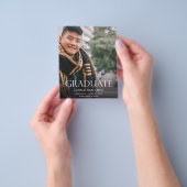 バジェットモダンフォト卒業パーティー縦黒 チラシ (手)