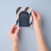 バジェット海軍赤面ピンクローズ金ゴールド結婚式の招待 チラシ (手)