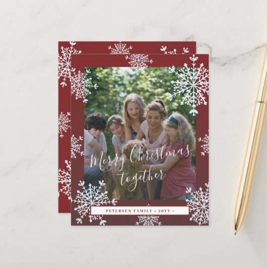 バジェット雪の結晶の写真クリスマスレッドホリデーカード (正面/裏面インサイチュ)