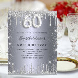 バジェット60th誕生日シルバーグリッター招待<br><div class="desc">60歳モダンのスタイリッシュ誕生日パーティーへの華やかな招待。銀フェイク色の背景、飾グリッターの塵。名前とパーティー・詳細のパーソナライズおよび追加60番はバ書ロンスタイルフォント、スクリプト付き。</div>