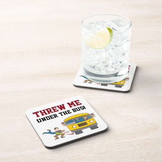 バスのコースターの下に私を投げ込んだ コースター (右側)