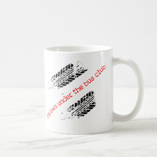バスクラブマグの下で投げられる コーヒーマグカップ