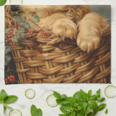 バスケットに入ったゴールデンレトリバーの子犬 キッチンタオル (折り畳み)