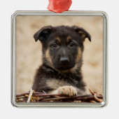 バスケットに入ったドイツの羊飼い犬 メタルオーナメント (正面)