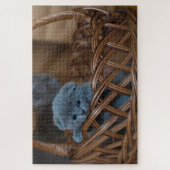 バスケットに入った可愛い子猫 ジグソーパズル (縦)