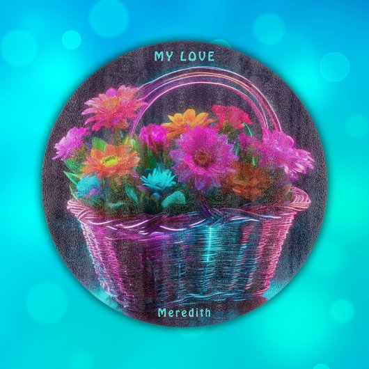 バスケットに入った明るい色の花のモノグラム | カッティングボード