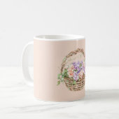 バスケットに入った紫の桃の花 コーヒーマグカップ (正面左)