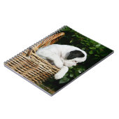 バスケットのボクサーの子犬 ノートブック (左側)