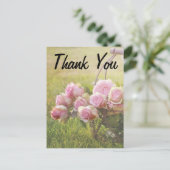 バスケットの中のピンクのバラ結婚の感謝 ポストカード (スタンド正面)