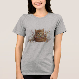 バスケットの中の子猫 - かわいい猫のTシャツデザイン トライブレンドTシャツ