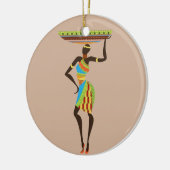 バスケットの部族芸術を持つアフリカの部族の女性 セラミックオーナメント (左)