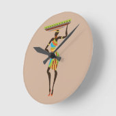 バスケットの部族芸術を持つアフリカの部族の女性 ラウンド壁時計 (傾斜)