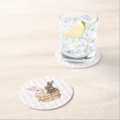 バスケットストライプイースターにシックなピンクの格子模様のブニー ラウンドペーパーコースター (インサイチュ)