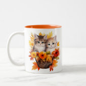 バスケットパーソナライズされたに入ったかわいい子猫 ツートーンマグカップ (左)