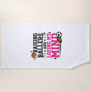 バスケットボーラー育成中のママ ヴィンテージTシャツデザイン ビーチタオル