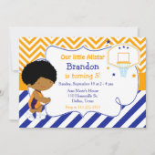 バスケットボールかわいいアフリカ系アメリカ人バースデーパーティー 招待状 (正面)