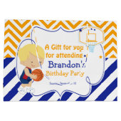 バスケットボールかわいい金髪の男の子ありがとう ラージペーパーバッグ (裏面)