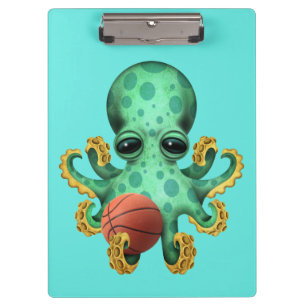 バスケットボールと遊んでいるかわいいベビーのタコ クリップボード