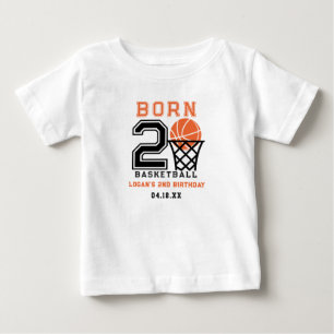 バスケットボールに生まれて   スポーツボーイの2歳の誕生日 ベビーTシャツ