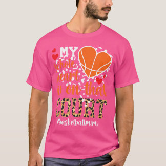 バスケットボールのそのコートのバスケットボール遊Mimi Tシャツ