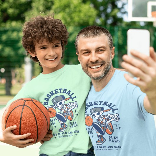 「バスケットボールのハロウィーンスカルでゲームに参加 Tシャツ