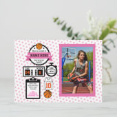 バスケットボールの写真の誕生日のピンクのスポーツのパーティガール 招待状 (スタンド正面)