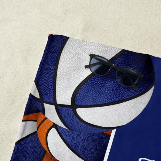 バスケットボールの多くのアスリートチーム名ブルーホワイト ビーチタオル (インサイチュ)