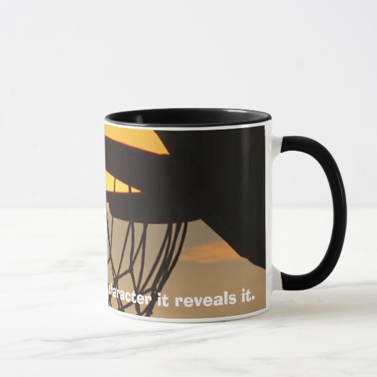 バスケットボールはcharacteを…造りません マグカップ (右)