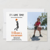 バスケットボールオンハンド誕生日招待状(写真あり) 招待状 (正面)