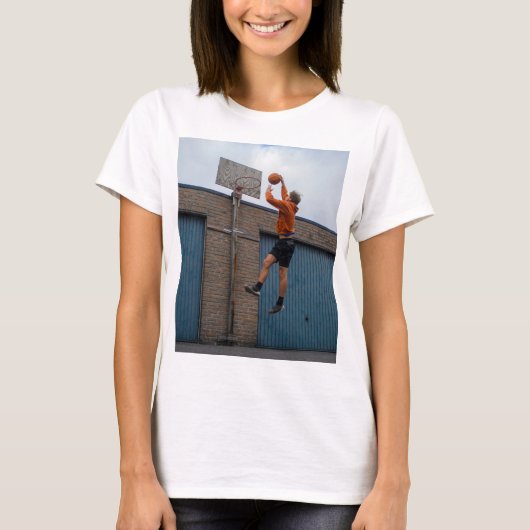 バスケットボールカッコいい Tシャツ (正面)