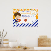 バスケットボールキュートブルネットボーイ誕生日 ポスター (キッチン)