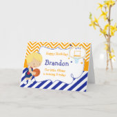 バスケットボールキュートブロンドヘアボーイバースデーパーティー カード (黄色い花)